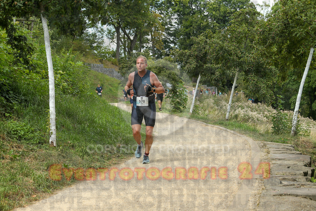 250824_1417_EX1_5663 | Sportfotografie im Rhein-Sieg Kreis, Köln, Bonn, NRW, Rheinland Pfalz, Hessen, etc. Unser Tätigkeitsfeld umfasst den Laufsport vom Volkslauf über den Marathon, Duathlon, Triathon bis zum Ultralauf wie Kölnpfad Ultra oder Schindertrail.