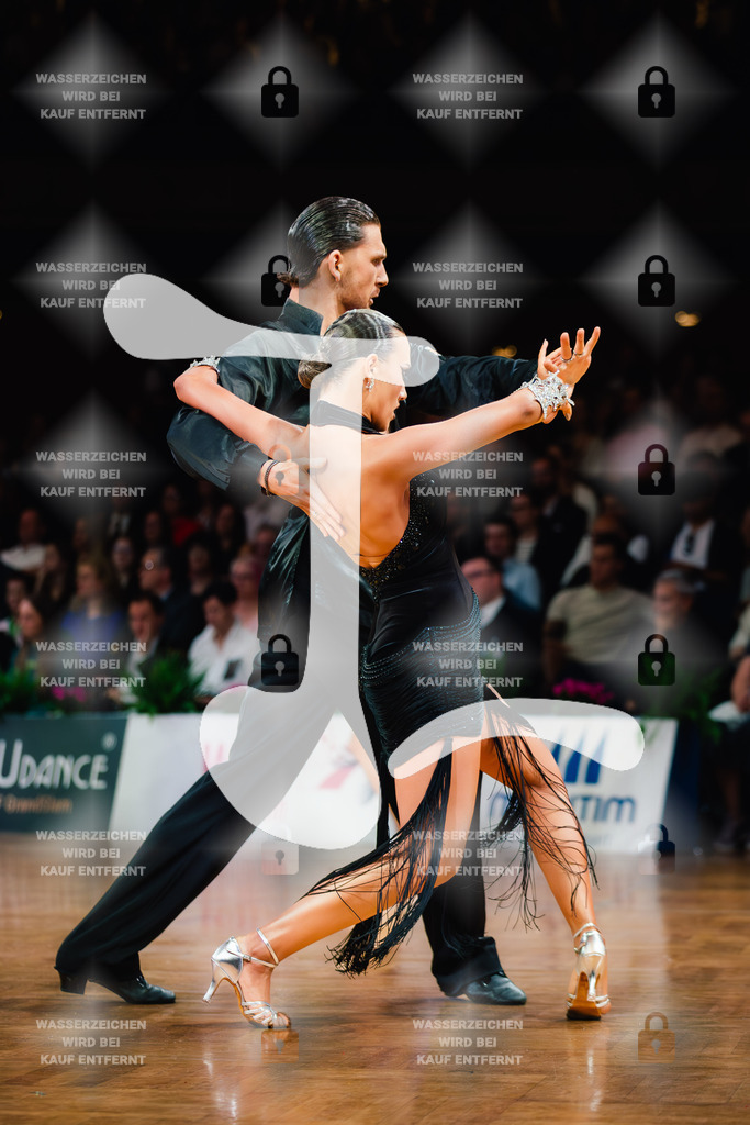 GOC 2025 - WDSF GrandSlam Latin 26th (3) Justin Lauer _ Rita Schumichin (Germany)-2025-08-23-3957 | Webshop for digital downloads and prints of dance sport, event & show photographer Julian Link - Realisiert mit Pictrs.com