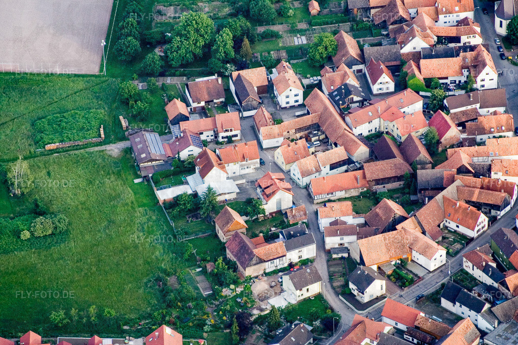 Jägerstr | Luftbild: Jägerstr im Ortsteil Büchelberg in Wörth im Bundesland Rheinland-Pfalz in Deutschland. Foto: IMG_2363.jpg vom 04.06.2006 durch Werner Riehm/FLY-FOTO.de - Realisiert mit Pictrs.com