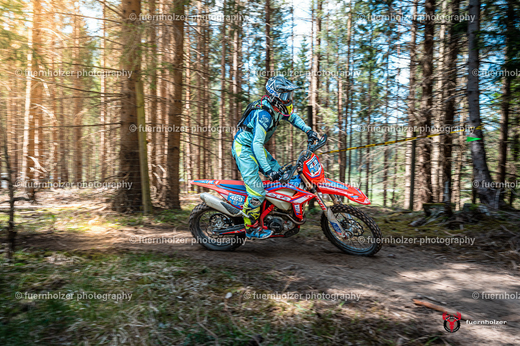 fuernholzer_250501-C1-540 | Fotografische Impressionen von der Red Stag Enduro Extreme by fuernholzer-photography.com. Endurosport in Österreich fotografisch festgehalten von fuernholzer. Auftragsfotografie für Private, Gewerbefotos und Industriefotografie. Eventfotografie, Sportfotografie und Motorsportfotografie. Anbieter von Fotoworkshops, Fototraining, fotografischen Vorträgen und Fotoseminaren.