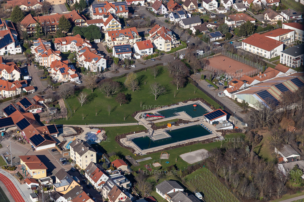 Luftbild: Freibad Kalmitbad in Maikammer im Bundesland Rheinland-Pfalz in Deutschland. Foto: IMG_125329.jpg vom 21.02.2021 durch Werner Riehm/FLY-FOTO.de