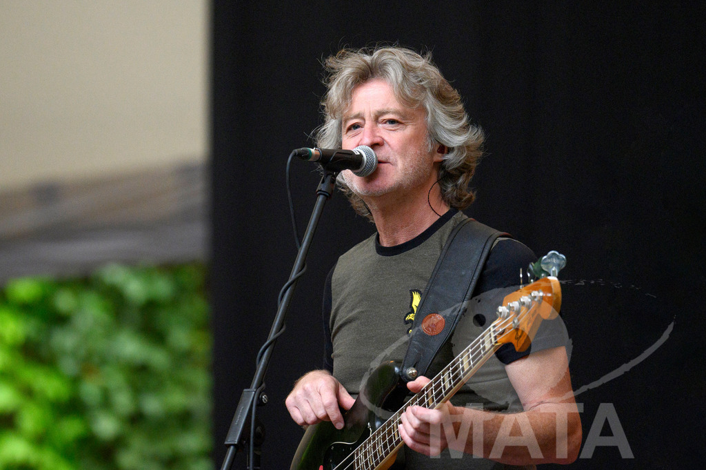 _DWA2774 | Craig Fletcher von John Lees' Barclay James Harvest live bei einem Konzert in Serenadenhof Nürnberg, 01.07.2023 - Realisiert mit Pictrs.com