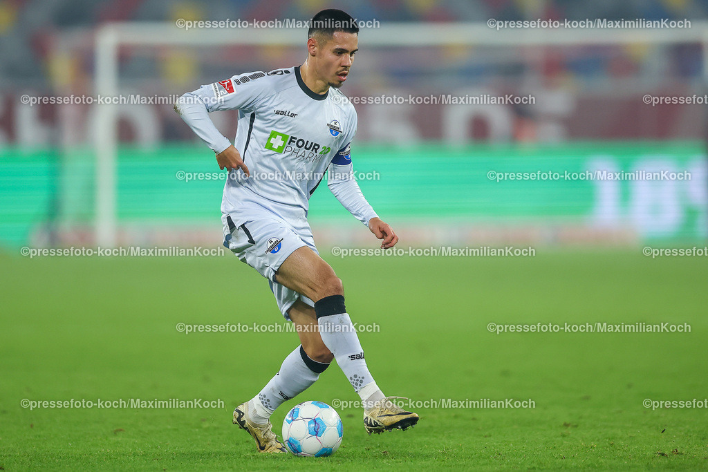 Due0911240109602130 | 09.11.2024, Fußball, Fortuna Düsseldorf - SC Paderborn 07, 2. Bundesliga, Merkur Spiel-Arena, Saison 2024 2025: Raphael Obermair (Paderborn #23) DFB regulations prohibit any use of photographs as image sequences and or quasi-video.