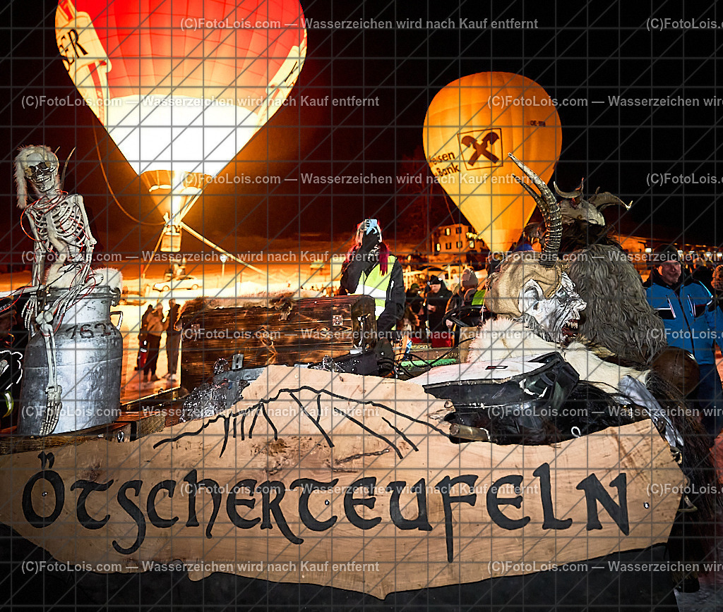 _ALP8441_NACHTderBALLONE_Lackenhof_Gaminger Oetscherteufel | ... mit dem Ballonsportclub Ötscherland aus Wieselburg, der Bergrettung Lackenhof mit einer Schauübung, der Perchtengruppe 'Gaminger Ötscherteufeln' und dem Musikverein Lackenhof, die Ballonfahrer spendeten ihre Gage in diesem Jahr dem schwer verunglückten Gerald Bernreiter alias 'KLEX' der erst nach der ReHa und einem Umbau seines Hauses in Lackenhof frühestens im Mai 2026 wieder nach Hause kommen kann, So 28. Dezember 2025.