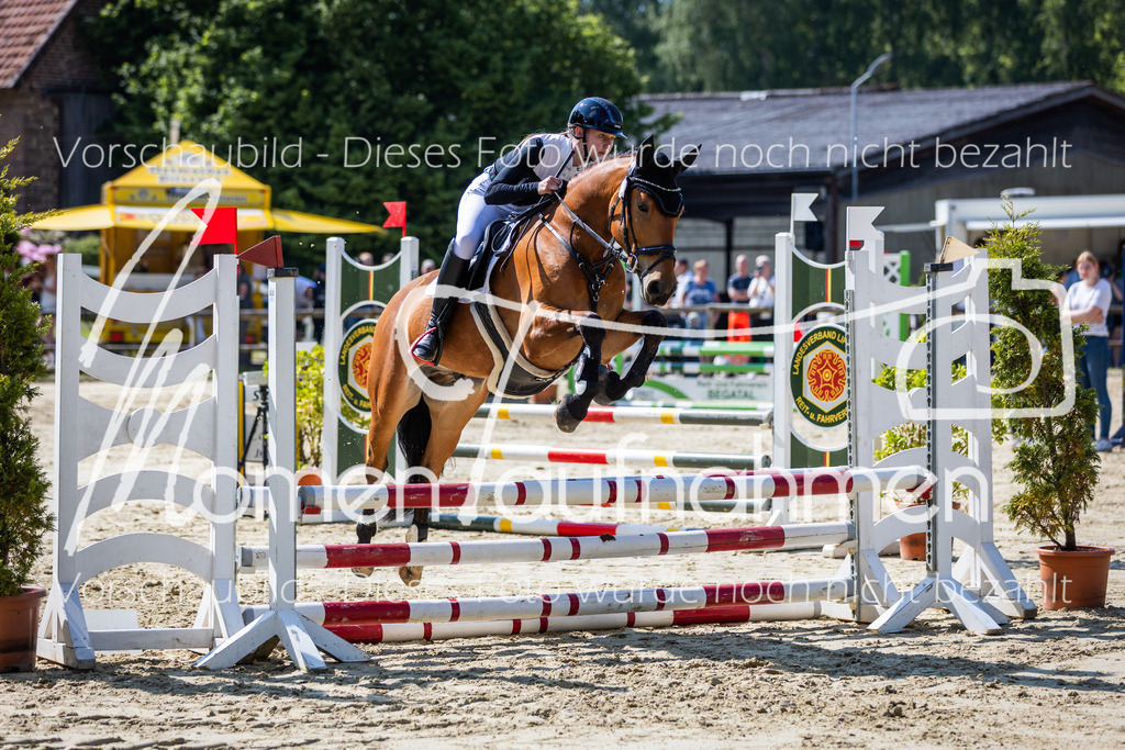 Donop24-ESpr-053 | MomenTaufnahmen Pferdesportfotos