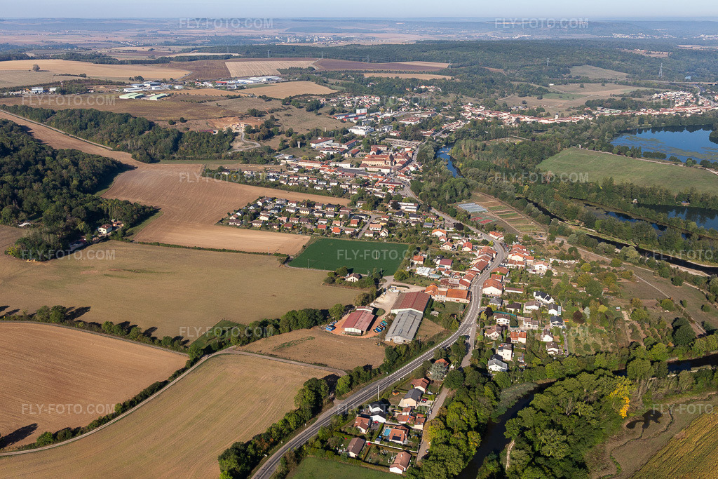 Aerial view: Benedictine monastery/Prieuré bénédictin à Flavigny-sur-Moselle in Flavigny-sur-Moselle in the state Meurthe et Moselle, France. – Photo: IMG_118256.jpg taken on 09/15/2019 by Werner Riehm/FLY-FOTO.com – Resolution of the original: 5420 x 3613 px
