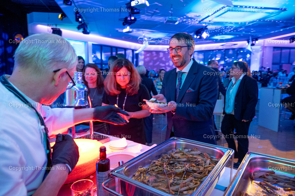 DSC_0669 | Im Parktheater Bensheim fand am 28. März 2026 die Verleihung des Eysoldt-Rings 2025 statt – eine der bedeutendsten Auszeichnungen für Schauspielkunst im deutschsprachigen Raum. Der Preis ging an Thomas Schmauser, der für seine herausragende darstellerische Leistung geehrt wurde.Im Rahmen der Veranstaltung wurde außerdem der Kurt-Hübner-Regiepreis an Fritzi Wartenberg verliehen, die für ihre besondere künstlerische Handschrift und Regiearbeit ausgezeichnet wurde.,Bild: Thomas Neu