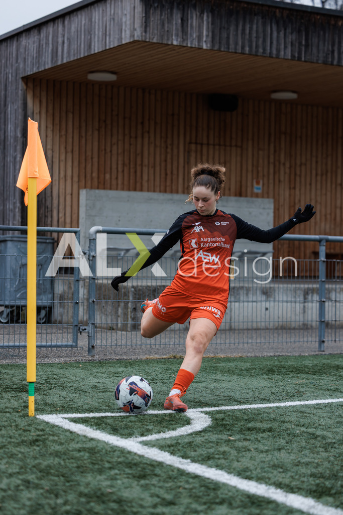 Fußball I Frauen I Saison 2025-2026 I Freundschaftsspiel I FC Aarau Frauen - SC Freiburg U20 I 24.01.2026 | 24 Donika Deda (FC Aarau) – Mittelfeld - Realisiert mit Pictrs.com