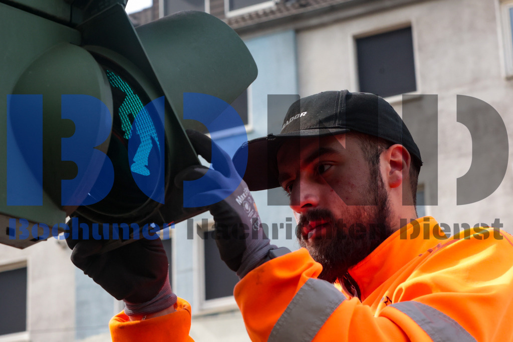 Bergmann-Ampel vor dem Deutschen Bergbaumuseum {date} -  | {headline}



(Foto: Sebastian Sendlak / BOND)

 - Realisiert mit Pictrs.com