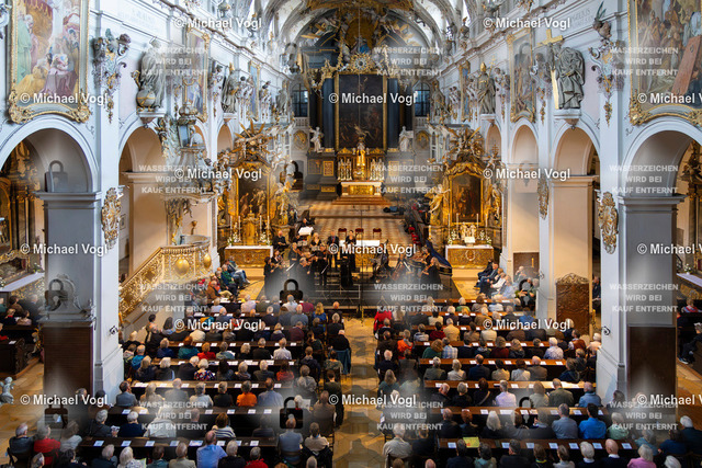 TAM25_K.05__Michael-Vogl_029_5025 | Tage Alter Musik Regensburg K.05 Basilika St. Emmeram Xenia Löffler, Alfredo Bernardini, Michael Bosch, Oboe Batzdorfer Hofkapelle (Deutschland) Musik aus der Fürst Thurn und Taxis Hofbibliothek Regensburg Daniel Deuter Konzertmeister Foto: Michael Vogl