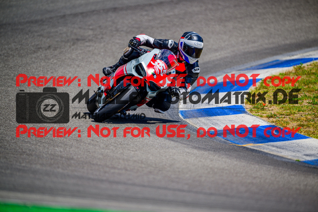 MaZZes_Fotomatrix_20250628_6007705_4630-2 | WEISS