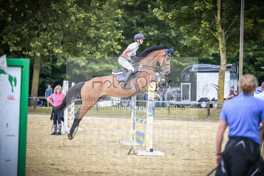 DOS_0844 | Entdecke hochwertige Reitturnierfotos von Foto Oger. Professionell, emotional und authentisch – jetzt Lieblingsmomente im Shop bestellen.Deutschlandweite Turnierfotografie. - Realisiert mit Pictrs.com