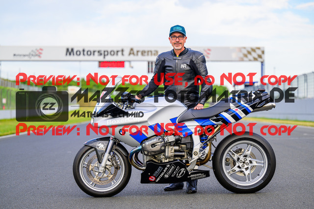 MaZZes_FotoMatrix_240724_6021986_2558 | Fotograf Mathias Schmid
Sportfotograf,
Eventfotograf,
Hochzeitsfotograf,
Portraitfotograf