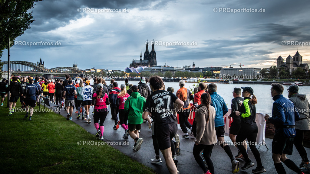 23. ASV Nachtlauf; Koeln, 13.05.26 | Impressionen vom 23. ASV Nachtlauf am 13.05.26 am Tanzbrunnen in Koeln. Foto: BEAUTIFUL SPORTS/Axel Kohring