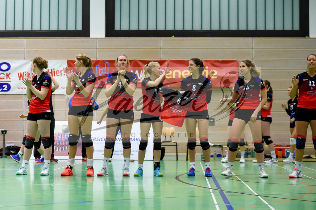 VCOBWA20211106_012 | Volleyball, Frauen:   bei dem Spiel der 3. Liga West zwischen VC Osnabrueck und SV BW Aasee in der Schlosswallhalle am 06.11.2021 in Osnabrueck, Deutschland. - Realisiert mit Pictrs.com