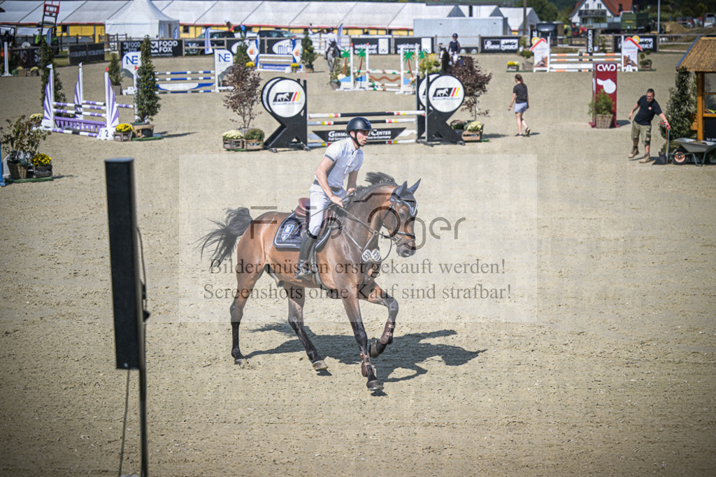 DOS_3092 | Entdecke hochwertige Reitturnierfotos von Foto Oger. Professionell, emotional und authentisch – jetzt Lieblingsmomente im Shop bestellen.Deutschlandweite Turnierfotografie. - Realisiert mit Pictrs.com