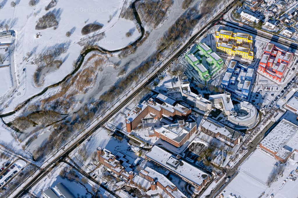 4043921 | MüNSTER 13.02.2021 Winterlich schneebedeckte Studenten-Wohnheim Gebäudeensemble " Boeselburg " an der Boeselagerstraße im Ortsteil Aaseestadt in Münster im Bundesland Nordrhein-Westfalen, Deutschland. Weiterführende Informationen bei: KRESINGS ARCHITEKTUR GMBH,  Kalksandsteinindustrie West e.V.,  PORR Oevermann GmbH,  Studierendenwerk Münster AöR. // Wintry snowy student Residence - Building on Boeselagerstrasse in the district Aaseestadt in Muenster in the state North Rhine-Westphalia, Germany. Further information at: KRESINGS ARCHITEKTUR GMBH,  Kalksandsteinindustrie West e.V.,  PORR Oevermann GmbH,  Studierendenwerk Muenster AoeR. Foto: Gerhard Launer