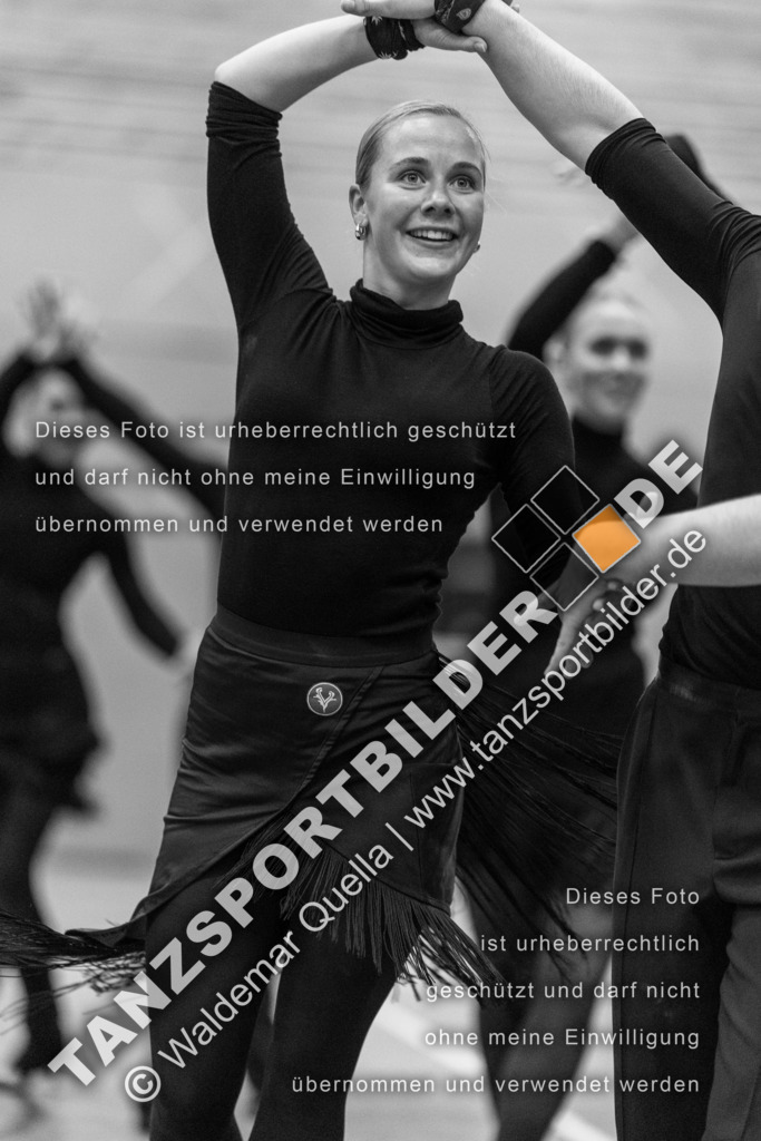 20231020-01238 | Hier finden Sie Tanz Bilder vom Latein und Standard Formationen tanzen. Sportbilder vom Tanzsport. Schöne Fotos und von Weltmeisterschaft, Europameisterschaft, Bundesliga, Regionalliga, Oberliga und Landesliga sowie von GOC Stuttgart, DanceComp, WM Bremen