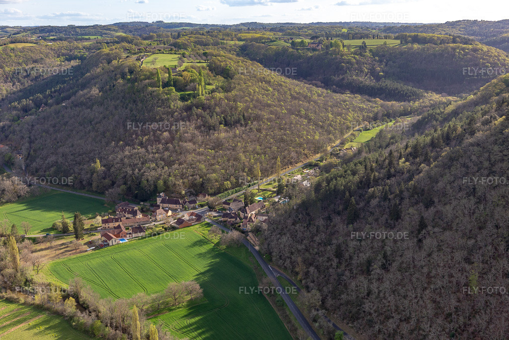 Luftbild: Céou Tal in Castelnaud-la-Chapelle im Bundesland Dordogne in Frankreich. Foto: IMG_113462.jpg vom 16.04.2019 durch Werner Riehm/FLY-FOTO.de