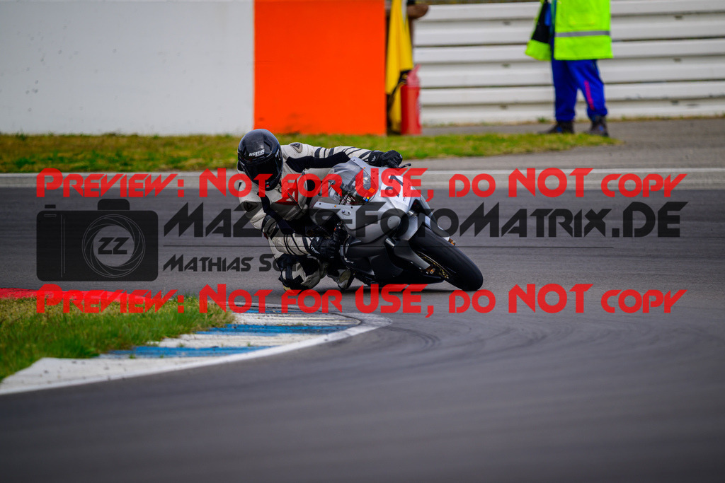 MaZZes_Fotomatrix_20250421_6007705_3350 | GELB