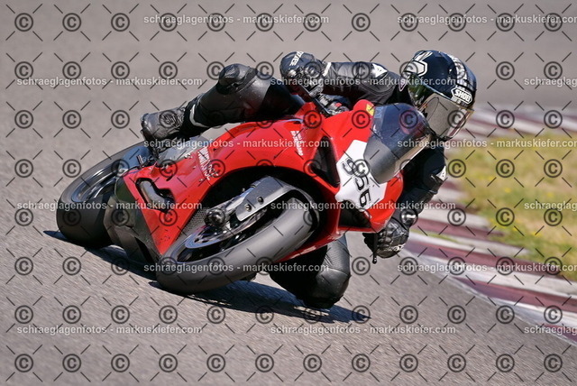 26bt04-0896 | markuskiefer.com - Realisiert mit Pictrs.com