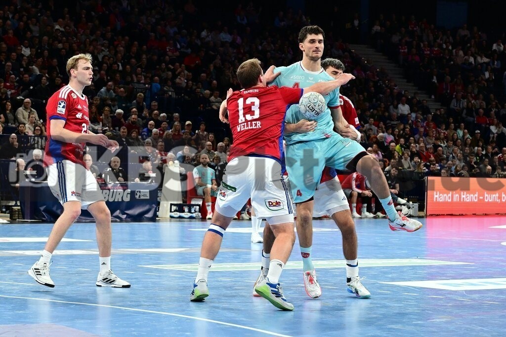 KBS Picture_HSVH-Melsungen_026 | v.l. Weller Niklas (HSV Hamburg) , Enderleit Nikolaj (MT Melsungen) ,Sportarena :  Barclays Arena Hamburg, - Realisiert mit Pictrs.com