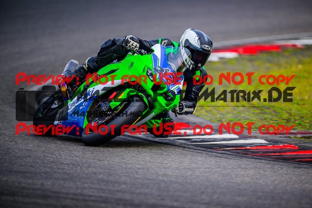 MaZZes_FotoMatrix_240717_6007705_5448 | WEISS