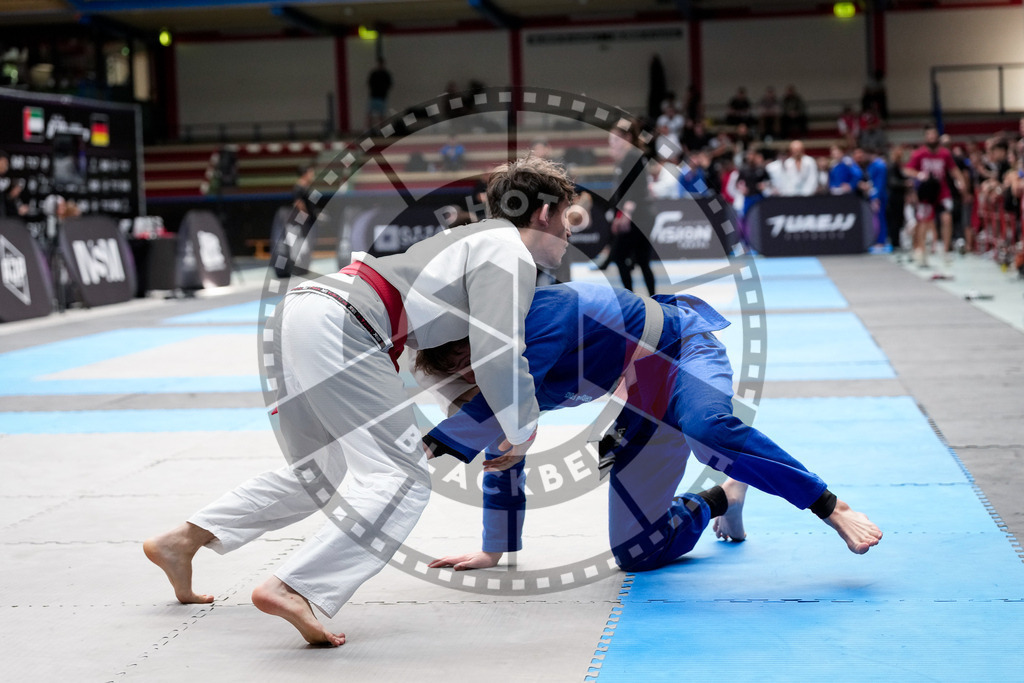 20250920PBB3012 | Athletes compete during the AJP Tour Hamburg International Jiu-Jitsu Championship, on September 20, 2025 in Hamburg, Germany. © Chiara Dazi / photoblackbelt