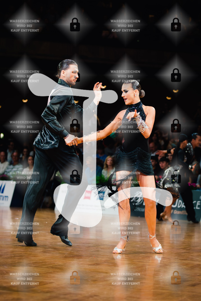 GOC 2025 - WDSF GrandSlam Latin 26th (3) Justin Lauer _ Rita Schumichin (Germany)-2025-08-23-2080 | Webshop for digital downloads and prints of dance sport, event & show photographer Julian Link - Realisiert mit Pictrs.com