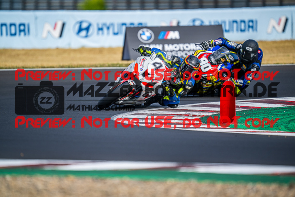 MaZZes_FotoMatrix_220625_2341 | PROSUPERSTOCK