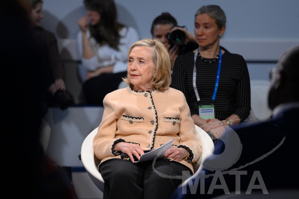 _DWI5086 | Die US-Politikerin Hillary Clinton auf der Veranstaltung Girls Just Want to Have Fundamental Rights: Fighting the Global Pushback im Rahmen der Münchner Sicherheitskonferenz 2026. München, 14.02.2026 Bayern Deutschland - Realisiert mit Pictrs.com