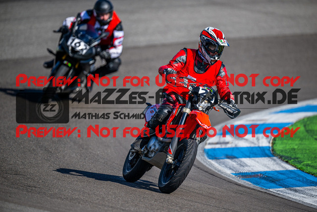 MaZZes_FotoMatrix_230311_7006 | STREET