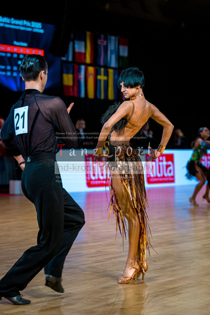 20251213_Baltic-GP_2047-2 | Tanzsportbilder, Standardtanz, Lateintanz, WDSF, DTV, LTVB, dancecomp, goc, hessen tanzt, blaues band der spree, walzer, tango, wiener walzer, slowfox, quickstepp, samba, rumba, cha-cha-cha, paso doble. jive, hd-kroft photography, turniertanzsport