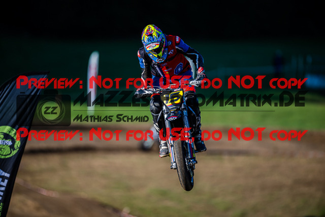 MaZZes_FotoMatrix_220903_8891 | UE40