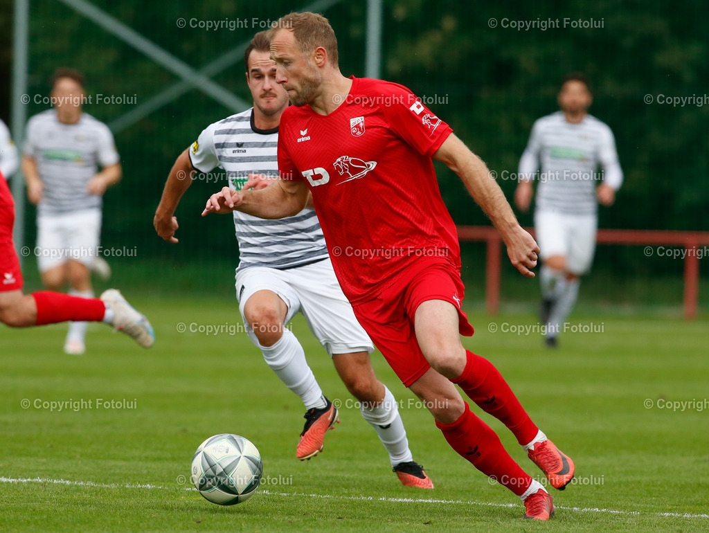 A_LUI_051024_10 | SPORT,FUSSBALL,LL .OST ASKOE OEDT 1B-UFC EFERDING 05.10.2024 IM BILD:MATEJ VULIC  (OEDT 1B) UND PAUL WIESINGER (EFERDING) FOTO:FOTOLUI