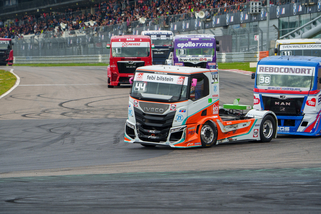 A7406828 | 13.07.2024 Goodyear FIA European Truck Racing Championship (ETRC) NürburgringBild: Zweikampf zwischen #44 Steffi Halm (DE), #38 und  JOSÉ EDUARDO RODRIGUES (Portugal) - Realisiert mit Pictrs.com