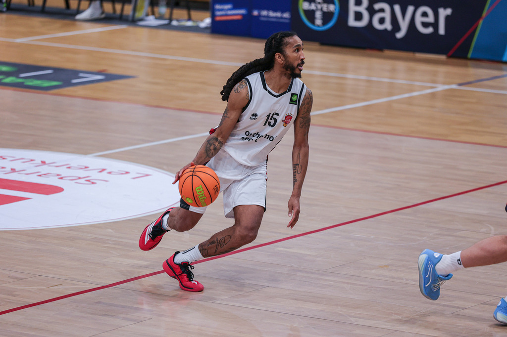 Pro A BAYER GIANTS vs Eisbären Bremerhaven-132 | Fotos von Basketballspielen aus dem Raum NRW fotografiert von Gero Mueller-Laschet und Daniel Schaefer - Realisiert mit Pictrs.com