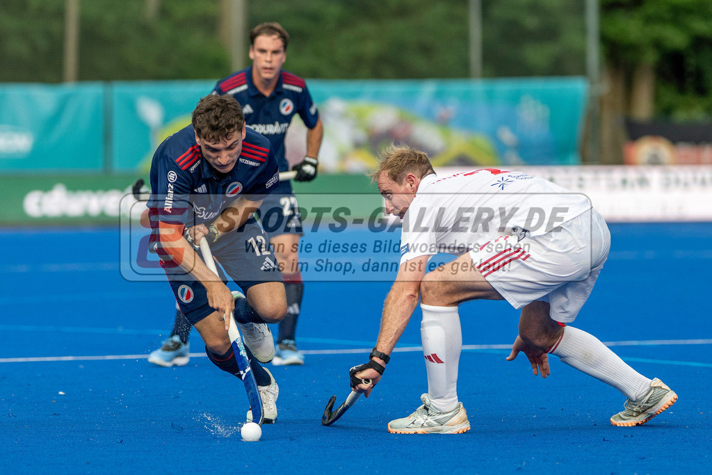 Final4_20250531-1858-Z82_8394 | Krefeld, Deutschland, 31.05.2025:  Feldhockey Final4 2025 – „Deutsche Feldhockey-Meisterschaften 2025“ im Gerd-Wellen-Hockeyanlage am 31.05.2025 in Krefeld, Deutschland. (Foto von Kramhöller/Fehrmann/Kaste)Krefeld, Germany, 31.05.2025: Feldhockey Final4 2025 – „Deutsche Feldhockey-Meisterschaften 2025“ in Gerd-Wellen-Hockeyanlage at 31.05.2025 in Krefeld, Deutschland. (Foto from Kramhöller/Fehrmann/Kaste)