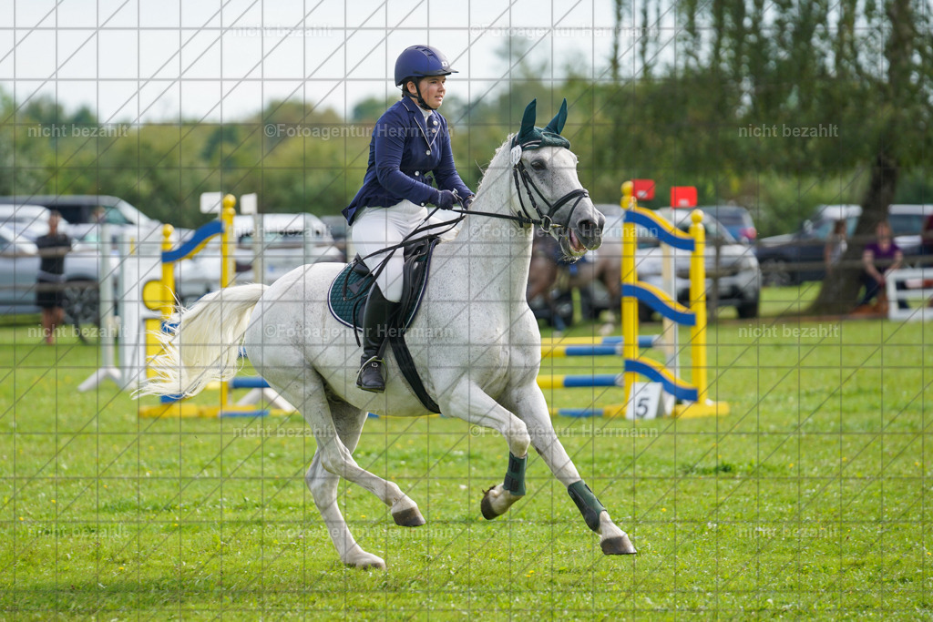 20230917-FAH09177 | Landsberg am Lech, 2023, Kaufbeuren, Kempten, Allgäu, Turnierfotografen Bayern, Fotoagentur Herrmann, Turnierbilder, Reitsport Fotos, Pferdefotograf, Augsburg, Bad Tölz, Dachau, Karlsfeld, Memmingen, Buchloe, Schwabmünchen