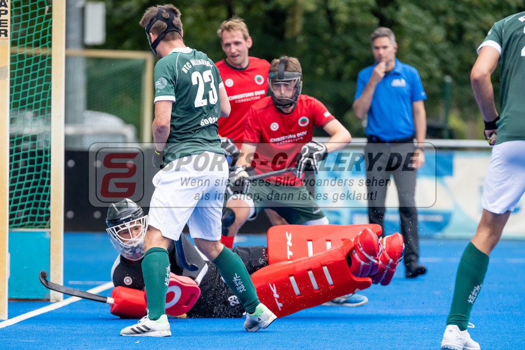 HK_20240915_106554 | 1. Bundesliga Herren Crefelder HTC - Uhlenhorst Mülheim am 15.9.2024 Crefelder HTC , CHTC, Krefeld , Joshua Onyekwue Nnaji Torwart ( Crefelder HTC #29 ) , Schröder Mika ( Crefelder HTC #33 ) , Max Godau ( Uhlenhorst Mülheim #23 )