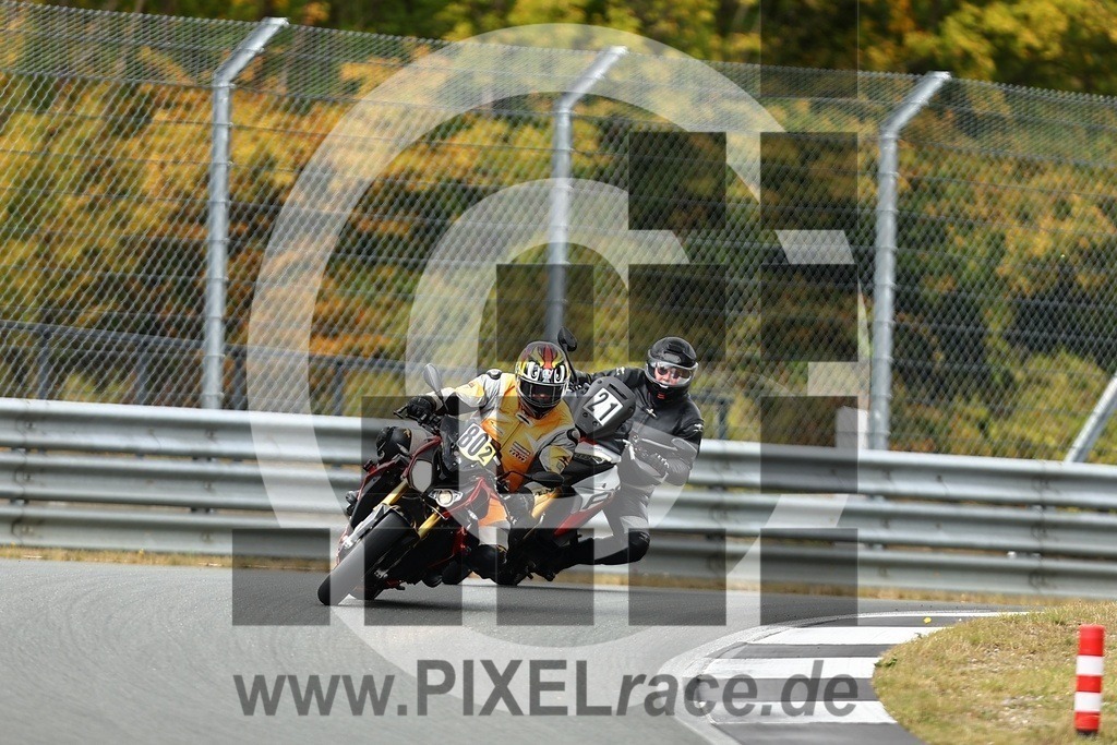 0021-20250916_03901 | Schöne Erinnerungen an spannende Momente - das festzuhalten ist unser Job. PIXELrace.de ist seit 2003 auf den Rennstrecken Europas unterwegs um die Action draußen beim Fahren und die wunderbare Stimmung imm Fahrerlager für euch einzufangen.