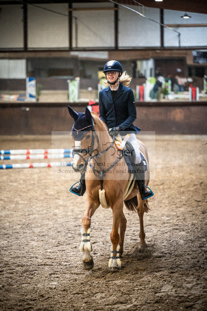DOS_0086 | Entdecke hochwertige Reitturnierfotos von Foto Oger. Professionell, emotional und authentisch – jetzt Lieblingsmomente im Shop bestellen.Deutschlandweite Turnierfotografie. - Realisiert mit Pictrs.com