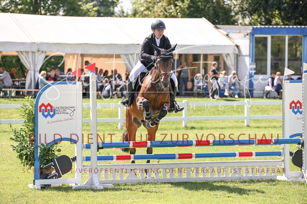 Schugtsche-Düren.2024-05.Springprf.E-18 | Schugtsche Fotografie - Realisiert mit Pictrs.com