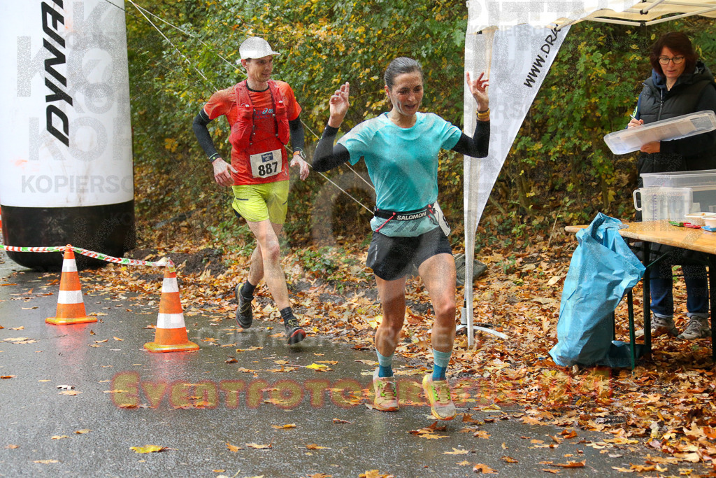 241027_0918_EX1_3268 | Sportfotografie im Rhein-Sieg Kreis, Köln, Bonn, NRW, Rheinland Pfalz, Hessen, etc. Unser Tätigkeitsfeld umfasst den Laufsport vom Volkslauf über den Marathon, Duathlon, Triathon bis zum Ultralauf wie Kölnpfad Ultra oder Schindertrail.