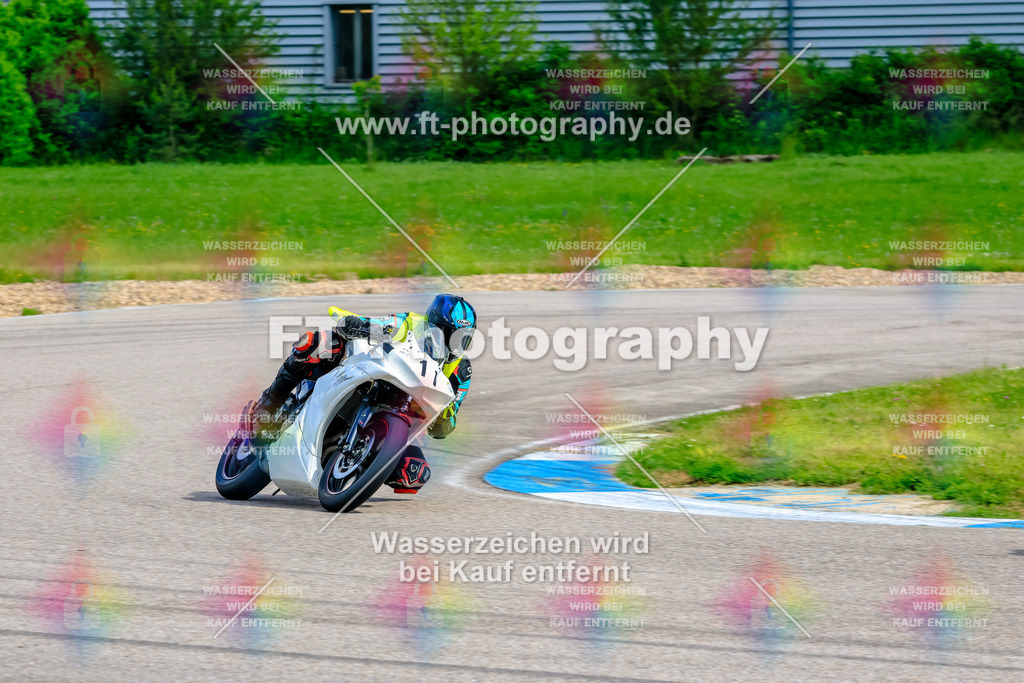 MotoTeam-9146 | Hier findet Ihr Bilder von Touristenfahrten auf der Nürburgring Nordschleife oder von anderen Veranstaltungen die ich besucht habe. Viel Spass beim Durch Schauen 