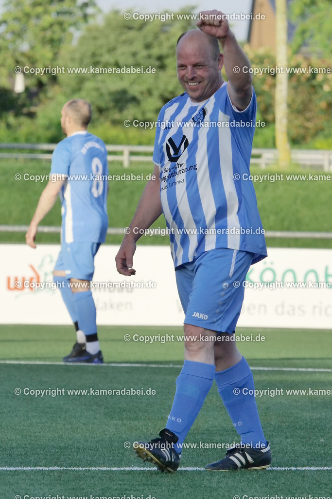 Fußball Kreispokal 25/26 Ü 32 : Spiel um Platz 3 : SV 08/29 Friedrichsfeld - SV Ringenberg AH  2 : 1 | Fußball Kreispokal 25/26 Ü 32 : Spiel um Platz 3 : SV 08/29 Friedrichsfeld - SV Ringenberg AH  2 : 1Spielort : Voerde Friedrichsfeld - Realisiert mit Pictrs.com