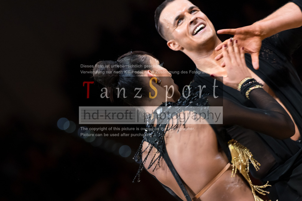 20241109_DM-Formationen_5944 | Tanzsportbilder, Standardtanz, Lateintanz, WDSF, DTV, LTVB, dancecomp, goc, hessen tanzt, blaues band der spree, walzer, tango, wiener walzer, slowfox, quickstepp, samba, rumba, cha-cha-cha, paso doble. jive, hd-kroft photography, turniertanzsport