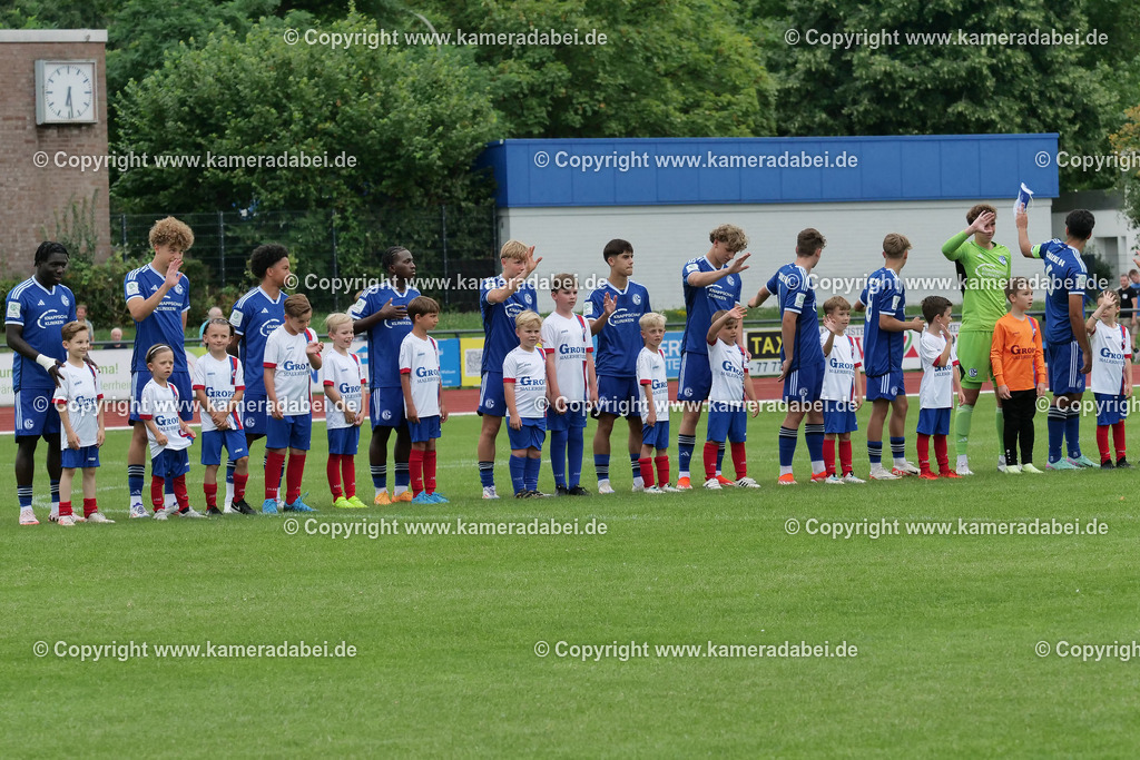 Fußball : Testspiel : SuS 09 Dinslaken - Schalke 04 U 19 am 25.07.2024 | Foto : Jochen Emde / www.kameradabei.de - Realisiert mit Pictrs.com