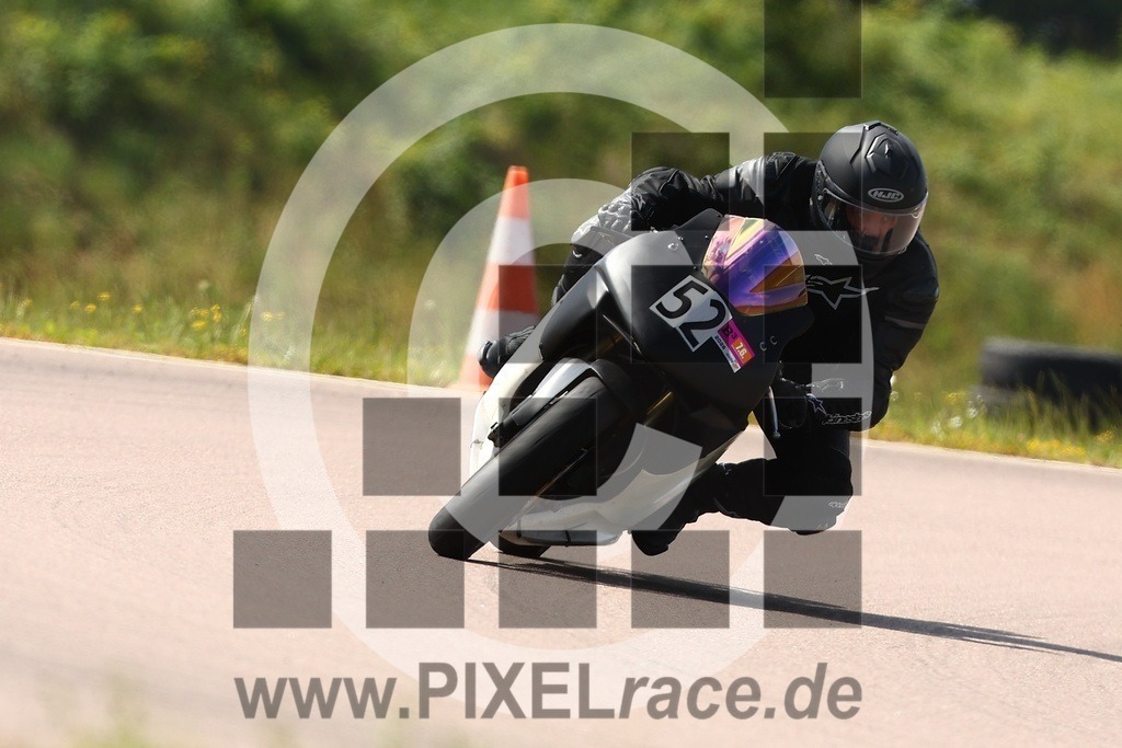 0052-20260607_01944 | Schöne Erinnerungen an spannende Momente - das festzuhalten ist unser Job. PIXELrace.de ist seit 2003 auf den Rennstrecken Europas unterwegs um die Action draußen beim Fahren und die wunderbare Stimmung imm Fahrerlager für euch einzufangen.