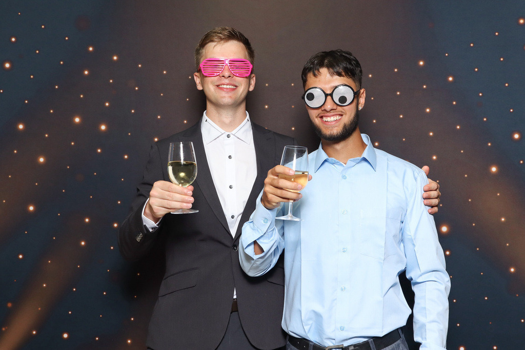 ZD260628112736-93 | Fotoshop von zweidimensional Fotografie. Ihr Fotograf im Aargau. Abzüge von Ihrem Fotobox Event bestellen.Abzüge von Ihrem Hochzeit bestellen.Abzüge von Ihrem Schulfotograf bestellen.